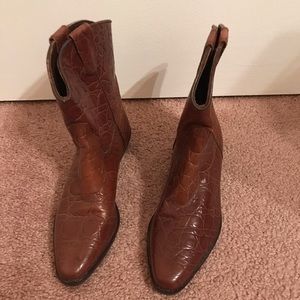 Unisa Brand New Brown Leather Ankle Booties